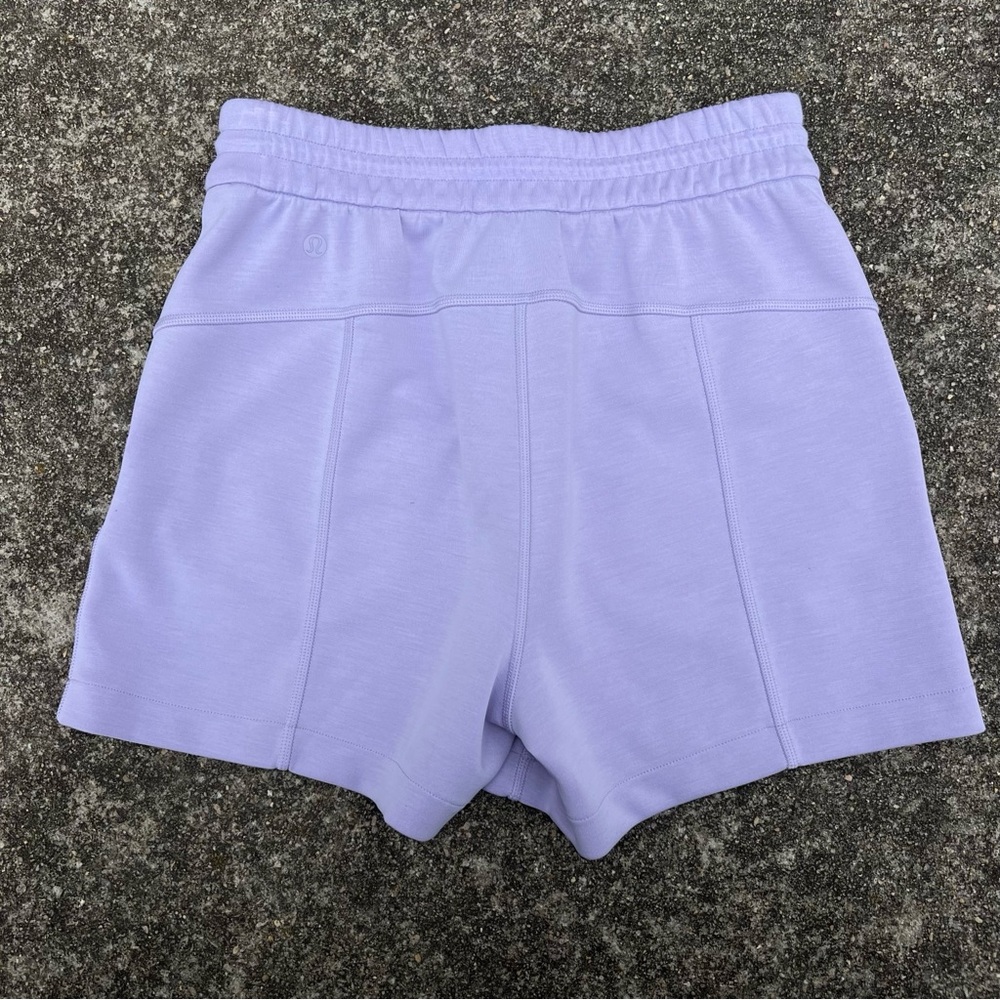 lululemon Women's Softstreme High Rise Short in Lilac Ether 4" Inseam - Picture 2 of 4